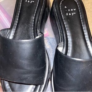 Platform slides/sandals black) size 6 womens